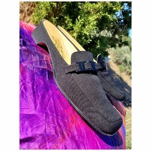 FERRAGAMO🖤 canvas loafers sz 9.5